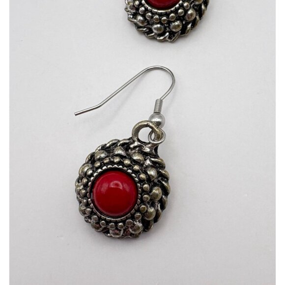 Vintage Silver Tone Red Dangle Earrings Faux Stone Ornate Frame Retro Elegant - Picture 5 of 6